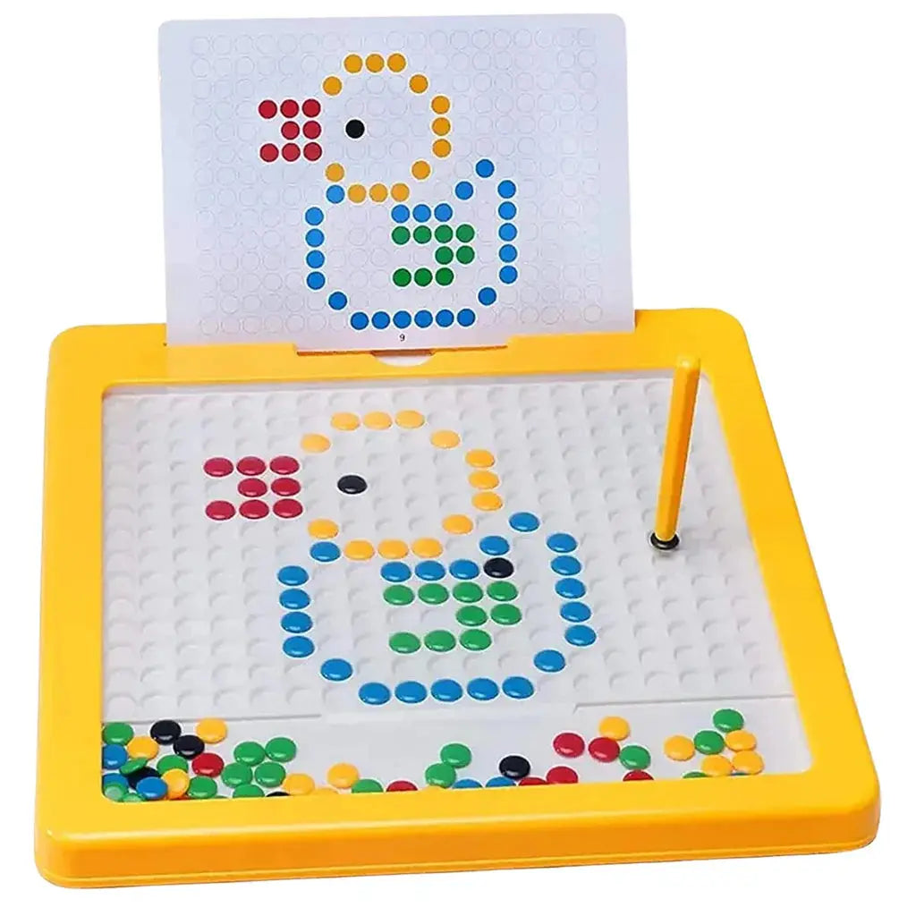Brinquedo prancheta magnética infantil educativa com caneta e peças coloridas, ideal para estimular a coordenação motora, criatividade e o início da escrita