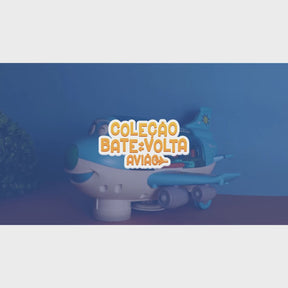 Avião Divertido Com Luzes e Som Bate e Volta Gira 360º Azul e Rosa
